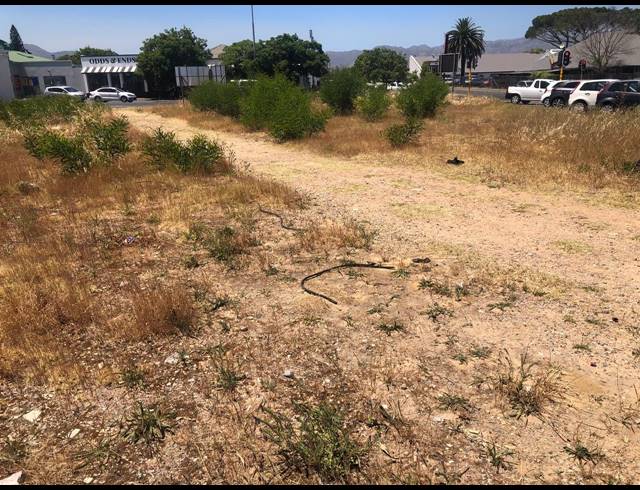 1,488M² VACANT LAND FOR SALE IN VAN DER STEL